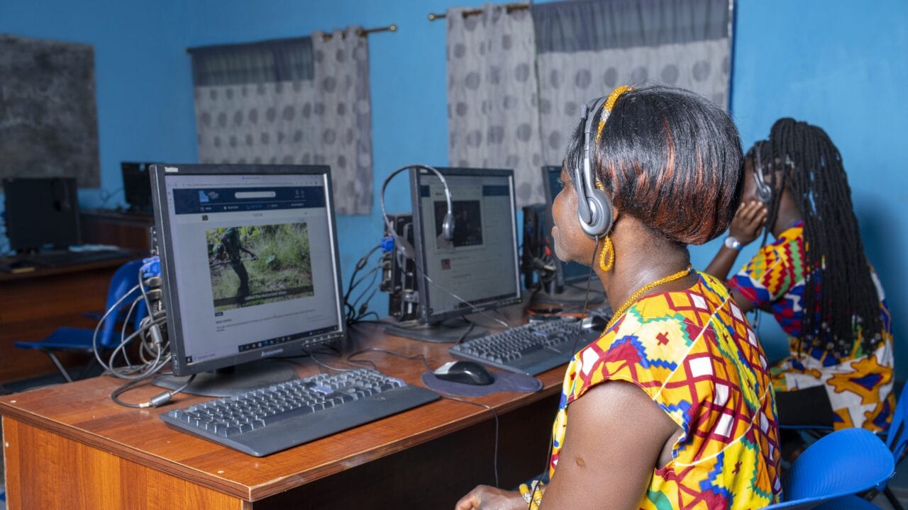 Bridging the Gender Digital Divide – The Hunger Project